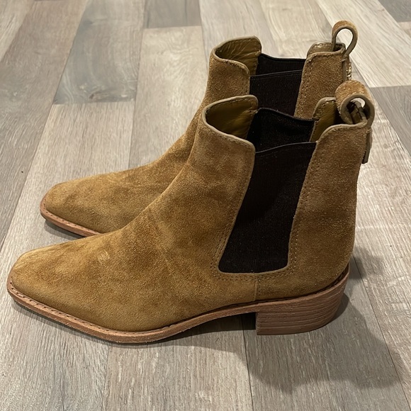 Tory Burch Women's Western Pointed Toe Ankle Chelsea Boots - Picture 4 of 10